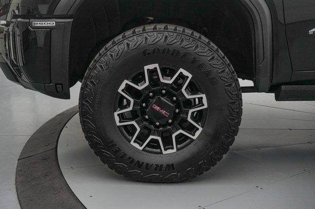 2025 GMC Sierra 2500HD Crew Cab, Standard Bed, AT4X, 4WD