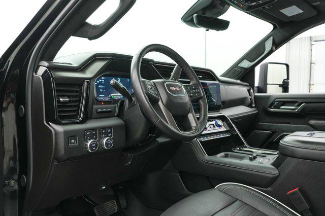 2025 GMC Sierra 2500HD Crew Cab, Standard Bed, AT4X, 4WD