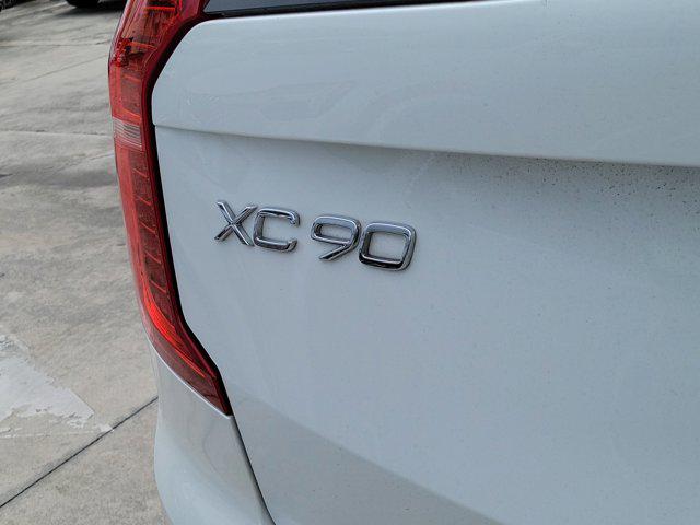 2024 Volvo XC90 B6 Ultimate Bright Theme 7-Seater