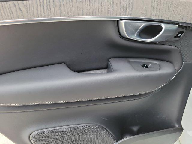 2024 Volvo XC90 B6 Ultimate Bright Theme 7-Seater