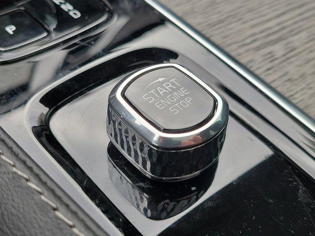 2024 Volvo XC90 B6 Ultimate Bright Theme 7-Seater