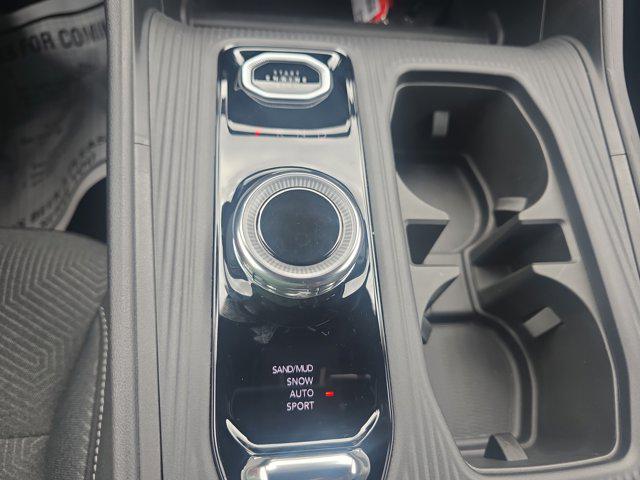 2026 Jeep Cherokee Laredo 4x4