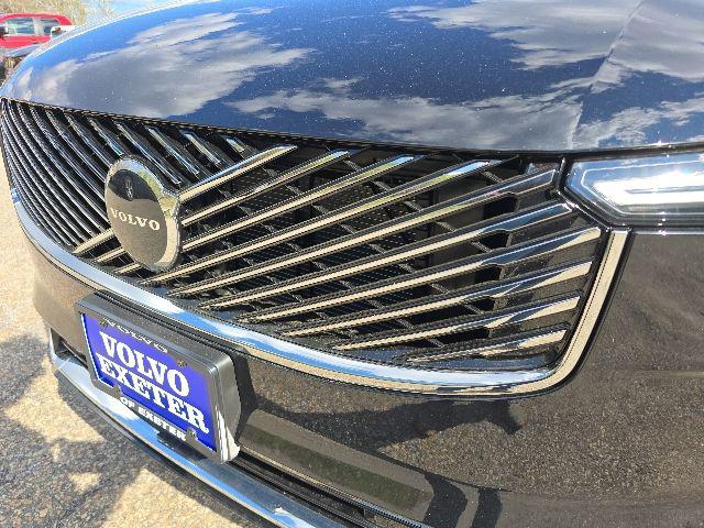 2026 Volvo XC90 Core, B5 AWD Gas (mild hybrid), Gasoline, Bright, 7 Seats