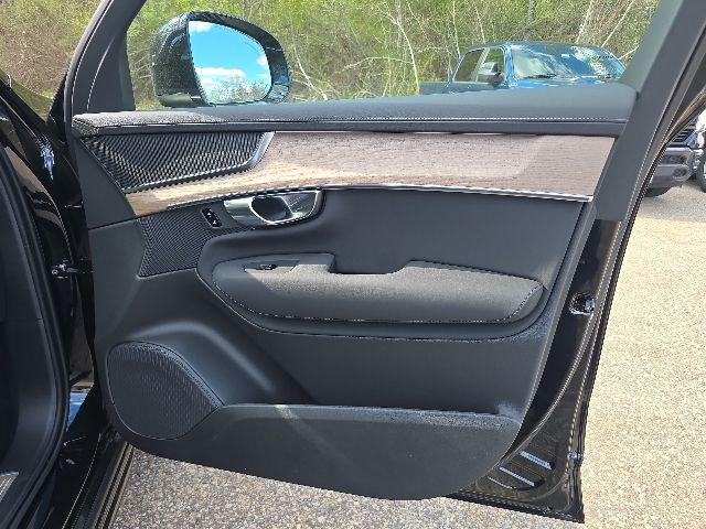 2026 Volvo XC90 Core, B5 AWD Gas (mild hybrid), Gasoline, Bright, 7 Seats