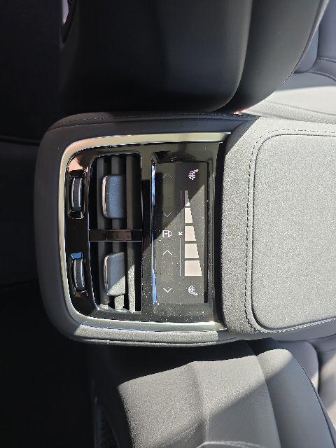 2026 Volvo XC90 Core, B5 AWD Gas (mild hybrid), Gasoline, Bright, 7 Seats