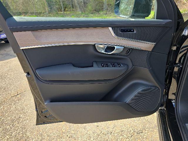 2026 Volvo XC90 Core, B5 AWD Gas (mild hybrid), Gasoline, Bright, 7 Seats