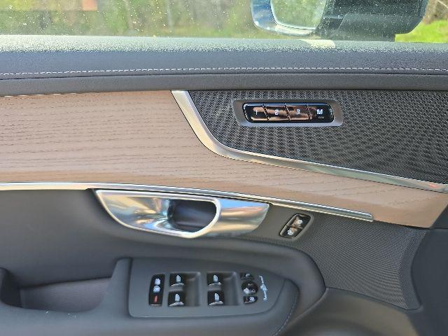 2026 Volvo XC90 Core, B5 AWD Gas (mild hybrid), Gasoline, Bright, 7 Seats