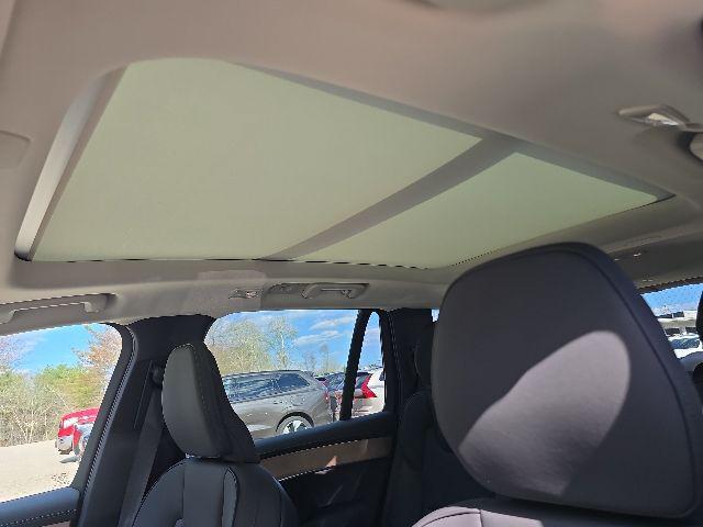 2026 Volvo XC90 Core, B5 AWD Gas (mild hybrid), Gasoline, Bright, 7 Seats
