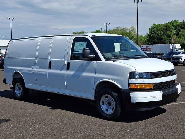 2026 Chevrolet Express Cargo Van 3500 Extended Wheelbase, WT, RWD