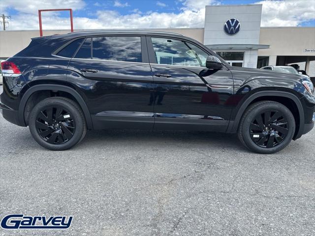 2026 Volkswagen Atlas Cross Sport SE with Technology