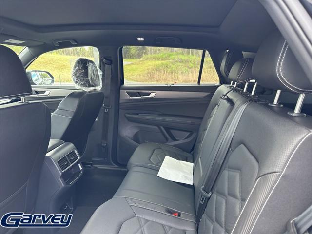 2026 Volkswagen Atlas Cross Sport SE with Technology