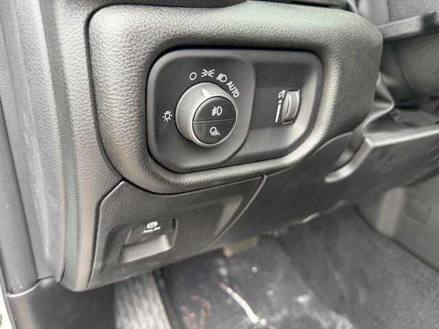 2026 Ram 1500 Express Crew Cab 4x4 57 Box