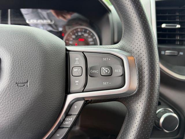 2026 Ram 1500 Express Crew Cab 4x4 57 Box