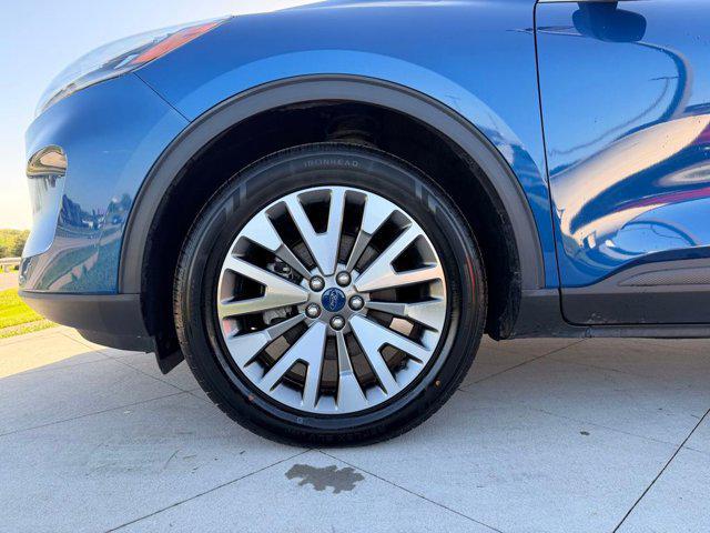 2022 Ford Escape Titanium Hybrid
