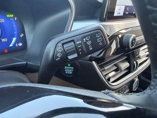 2022 Ford Escape Titanium Hybrid