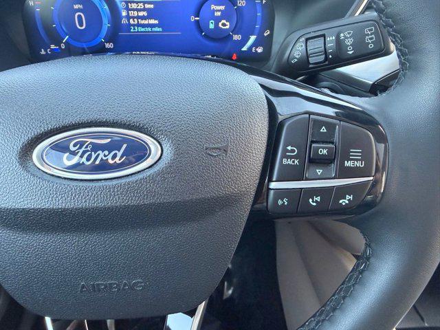 2022 Ford Escape Titanium Hybrid
