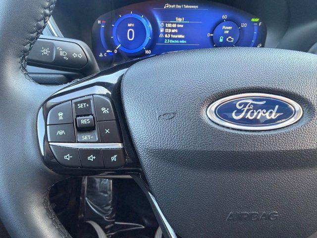 2022 Ford Escape Titanium Hybrid