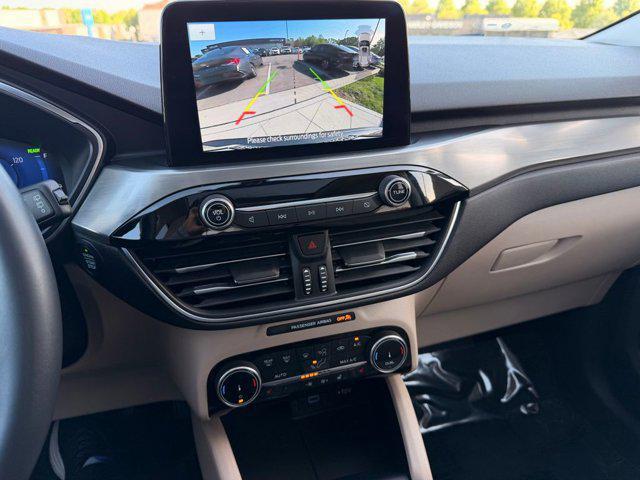 2022 Ford Escape Titanium Hybrid