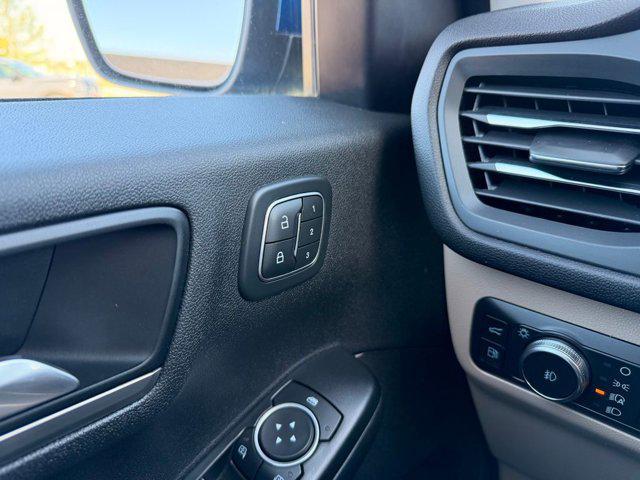 2022 Ford Escape Titanium Hybrid
