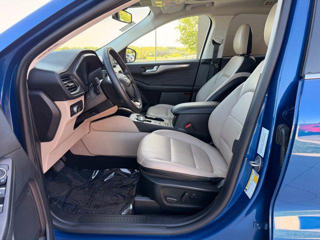 2022 Ford Escape Titanium Hybrid
