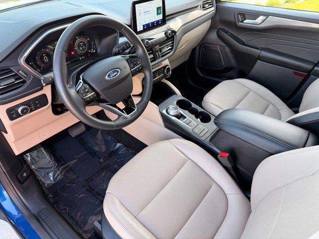 2022 Ford Escape Titanium Hybrid