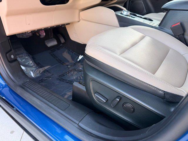 2022 Ford Escape Titanium Hybrid