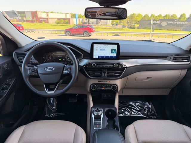 2022 Ford Escape Titanium Hybrid