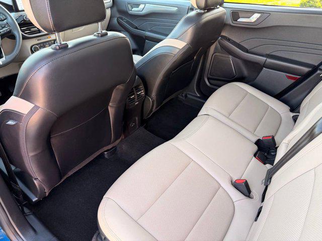 2022 Ford Escape Titanium Hybrid