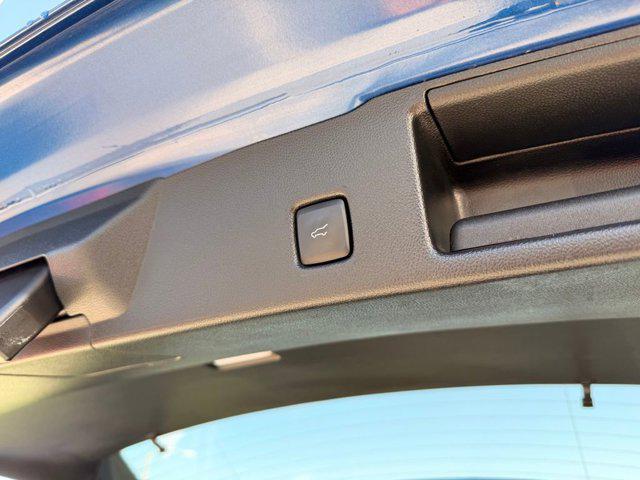 2022 Ford Escape Titanium Hybrid