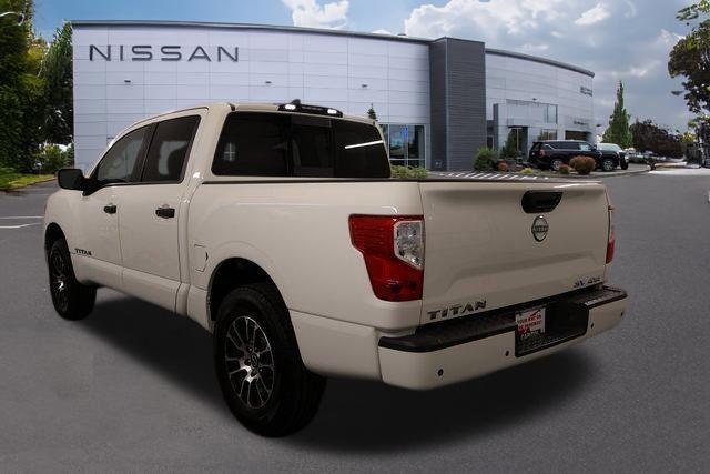 2023 Nissan Titan Crew Cab SV 4x4