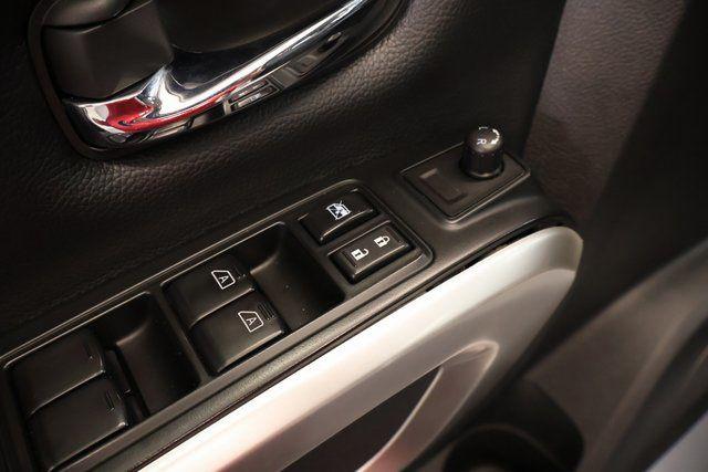 2023 Nissan Titan Crew Cab SV 4x4