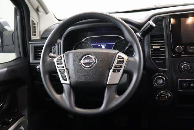 2023 Nissan Titan Crew Cab SV 4x4