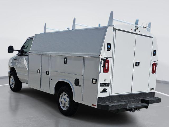 2026 Ford E-350 Cutaway Base