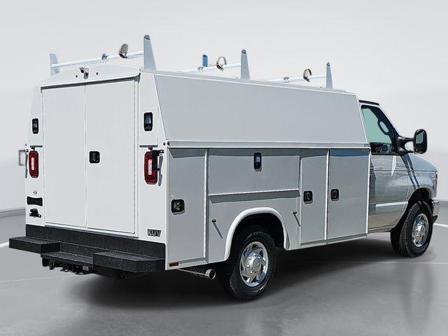 2026 Ford E-350 Cutaway Base