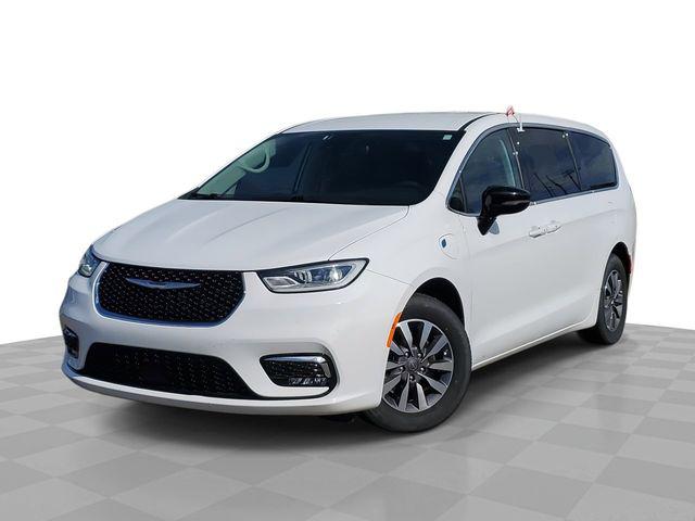 2024 Chrysler Pacifica Hybrid Select for sale in Lansing, MI