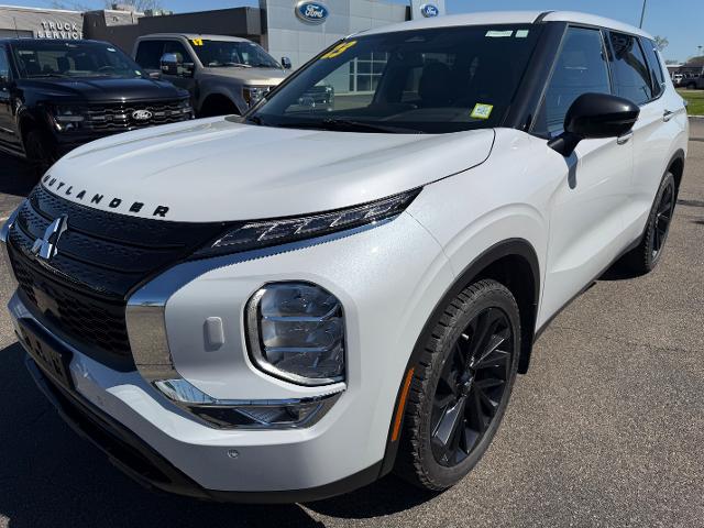 2023 Mitsubishi Outlander Unknown