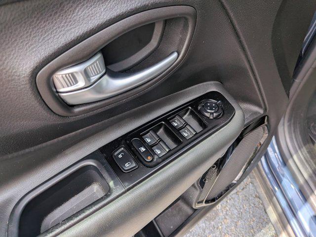 2020 Jeep Renegade Altitude FWD