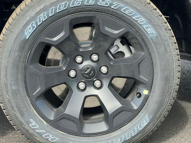 2026 Ram 1500 Express Crew Cab 4x4 57 Box