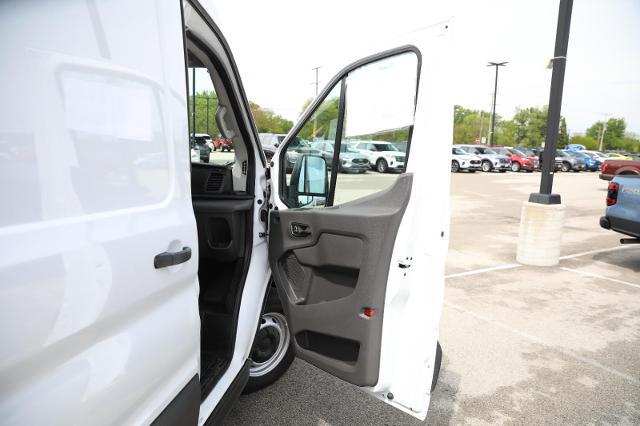 2025 Ford Transit Cargo Van 148 WB Medium Roof Cargo