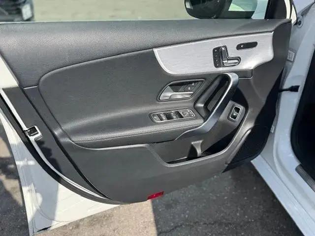 2021 Mercedes-Benz A 220 A 220