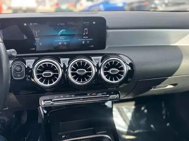 2021 Mercedes-Benz A 220 A 220
