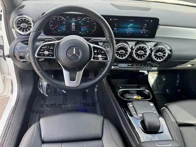 2021 Mercedes-Benz A 220 A 220