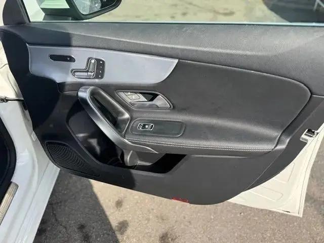 2021 Mercedes-Benz A 220 A 220