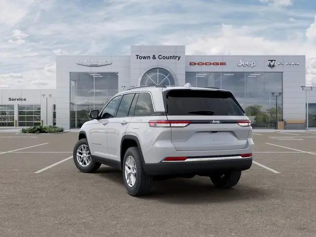2026 Jeep Grand Cherokee Laredo 4x2