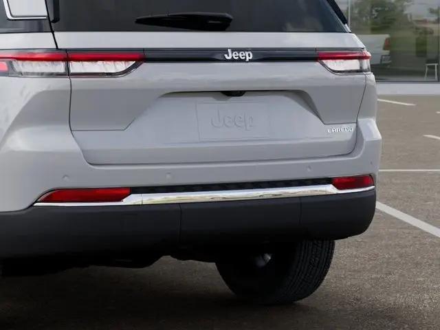 2026 Jeep Grand Cherokee Laredo 4x2