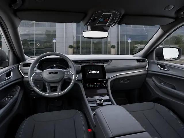 2026 Jeep Grand Cherokee Laredo 4x2