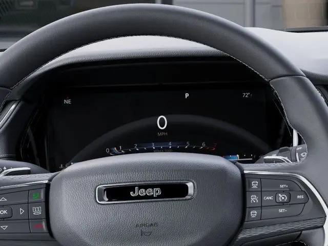 2026 Jeep Grand Cherokee Laredo 4x2