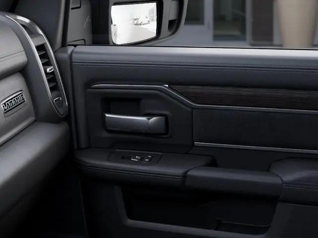 2026 Ram 3500 Laramie Crew Cab 4x4 8' Box