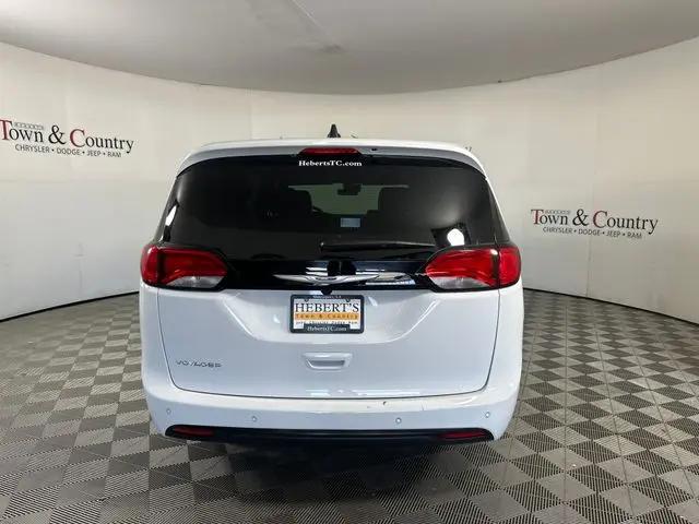 2026 Chrysler Voyager LX