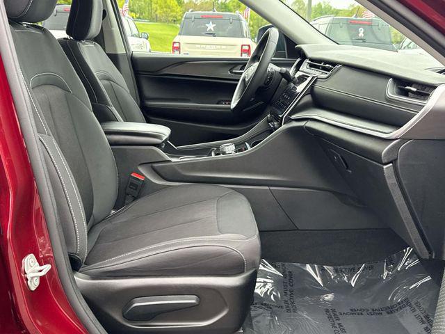 2024 Jeep Grand Cherokee L Laredo 4x4